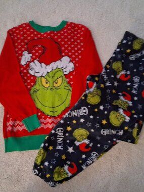 Grinch sweater & fleece pants